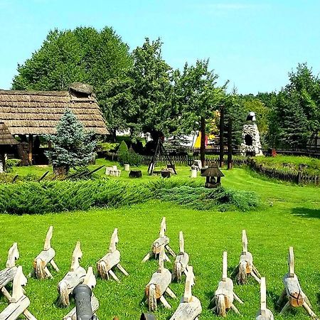 Grod Pedzikow Hotel Chęciny Kültér fotó