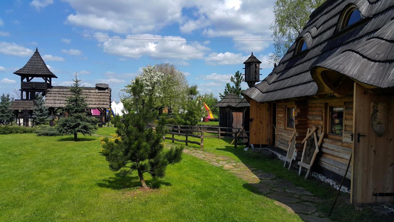 Grod Pedzikow Hotel Chęciny Kültér fotó
