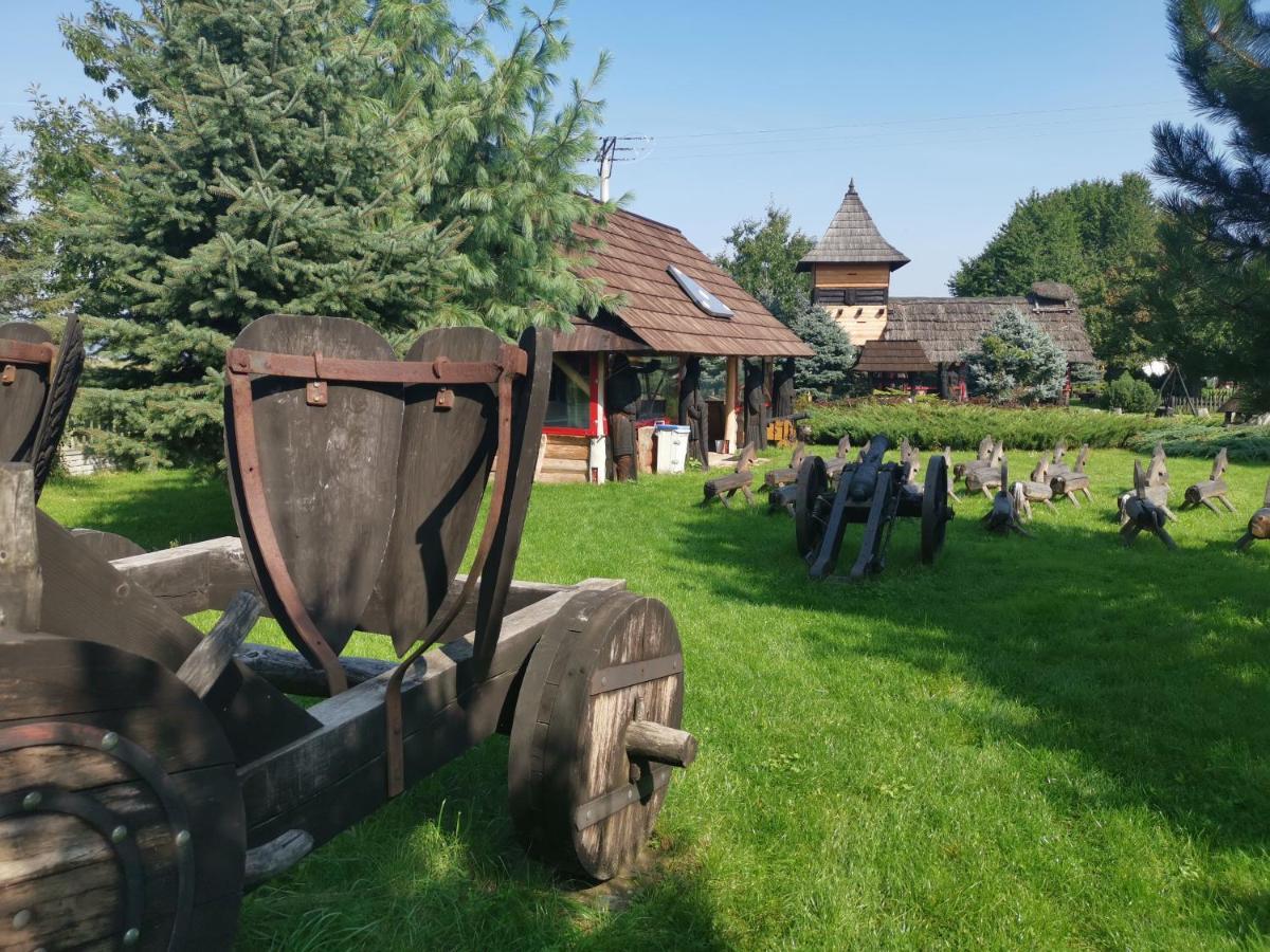 Grod Pedzikow Hotel Chęciny Kültér fotó