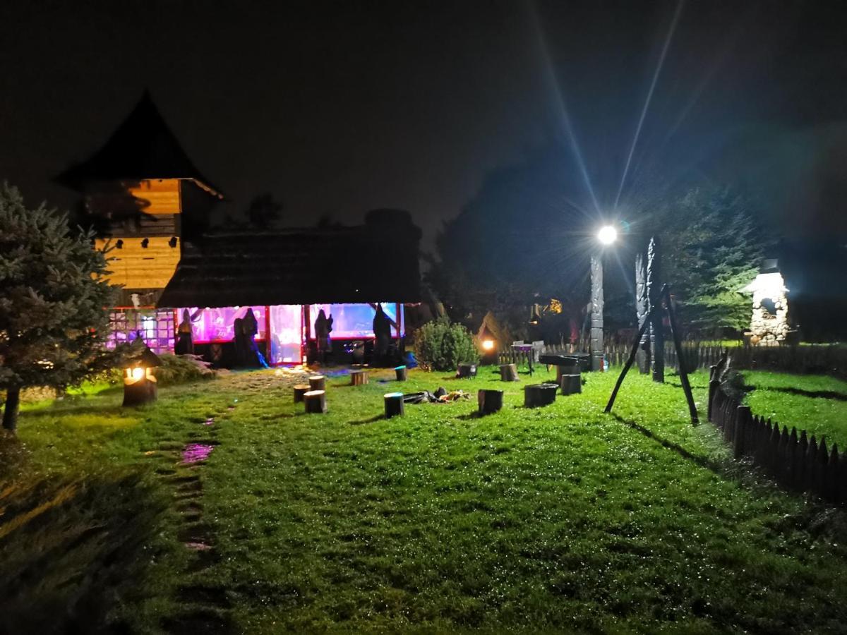 Grod Pedzikow Hotel Chęciny Kültér fotó